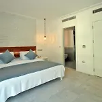 Arnna Kaş